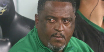 técnico Jorge Castilho comenta sobre especulação