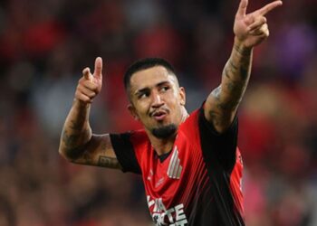 Artilheiro do Athletico, Renan Peixoto celebra fim do jejum: “Muito difícil”