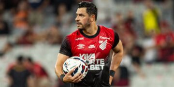 Giuliano revela como elenco reagiu às cobranças de Petraglia