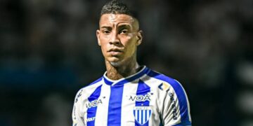 Coritiba reencontra Alef Manga após saída conturbada e tenta manter tabu contra Avaí