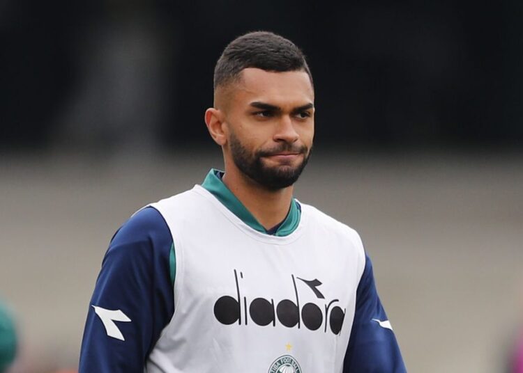 Em alta no Coritiba, Vini Paulista comemora renovação e projeta duelo contra Criciúma Em alta no Coritiba, Vini Paulista comemora renovação e projeta duelo contra Criciúma