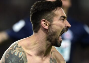 Time chinês supera rivais e tira Lavezzi do PSG, diz jornal francês – 11/02/2016