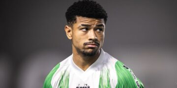 Mozart explica ausência de Lucas Ronier em vitória contra o Criciúma