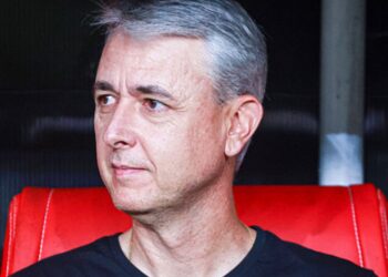 Ex-Athletico, Tiago Nunes é contestado e tem multa milionária no Chile Ex-Athletico, Tiago Nunes é contestado e tem multa milionária no Chile