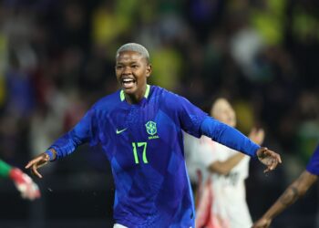 Jhonson decide e Brasil volta a derrotar Japão em amistoso Jhonson decide e Brasil volta a derrotar Japão em amistoso