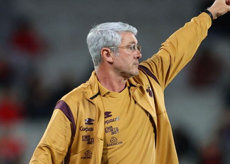 Odair diz que acredita em elenco para conquistar acesso na Série B Odair diz que acredita em elenco para conquistar acesso na Série B