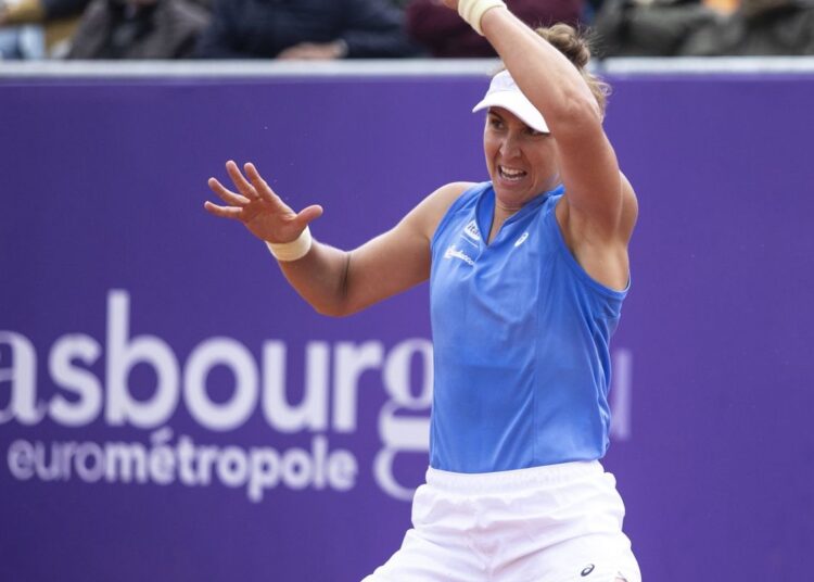 Bia Haddad dá adeus ao WTA de Londres; dupla de Stefani vai às quartas