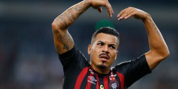 Thiago Carleto, ex-jogador de Athletico e Coritiba, é preso por dívida de prisão alimentícia