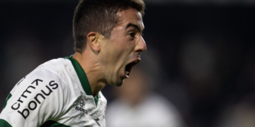 Coritiba e Athletico sofrem, mas os resultados distanciam a dupla na Série B