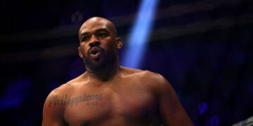 Jon Jones faz confissão sobre possível luta contra Tom Aspinall e cobra UFC