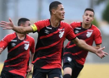 Promessa que não vingou é emprestada para clube europeu