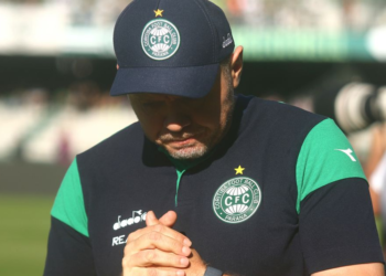 Mozart destaca competitividade e escolha tática no Coritiba