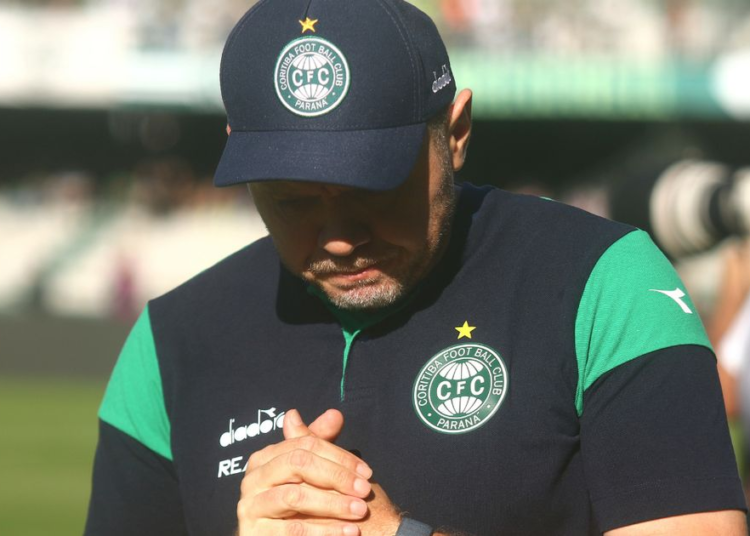 Mozart destaca competitividade e escolha tática no Coritiba