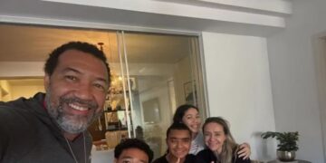 Lucas publica primeiras fotos de Pedro Severino após alta