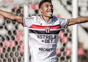 Pedro Severino recebe alta após 98 dias de tratamento