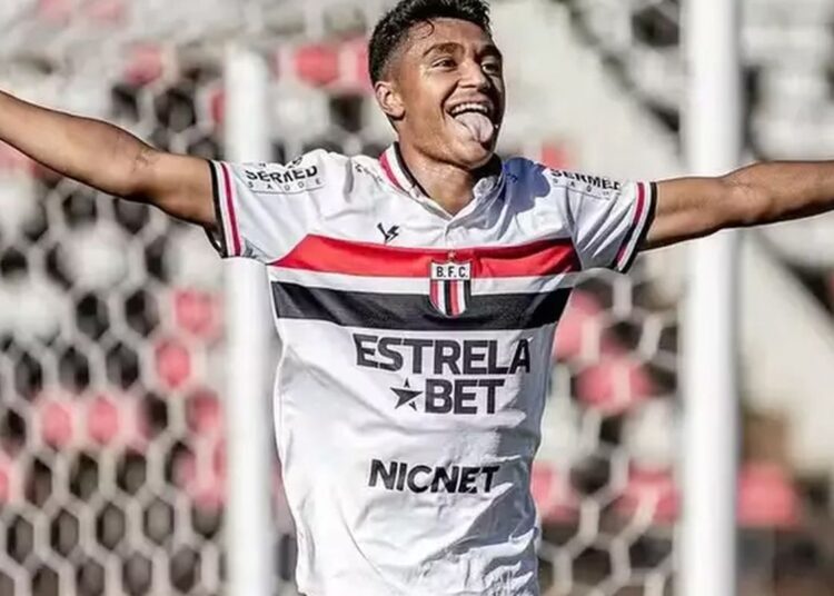 Pedro Severino recebe alta após 98 dias de tratamento