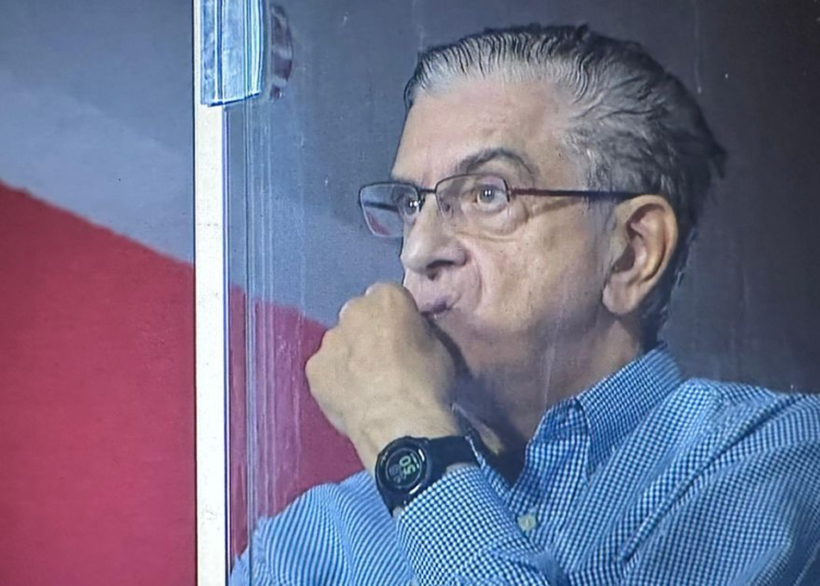 Athletico em estado de martírio: clamor por renúncia de Petraglia