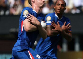 Sob a batuta de Palmer, Chelsea derrota PSG para conquistar o mundo Sob a batuta de Palmer, Chelsea derrota PSG para conquistar o mundo