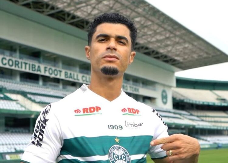 Ex-Coritiba revela cobrança a treinador que ajudou Coxa a permanecer na elite em 2022