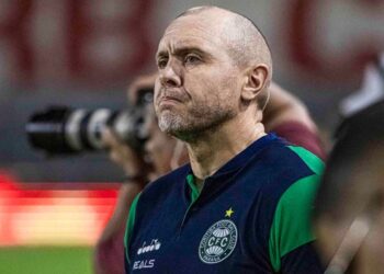 Mozart conquista marca expressiva no comando do Coritiba