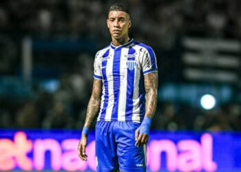 Rival de Coritiba e Athletico pelo acesso enfrenta crise com salários atrasados