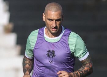 Atacante Ariel Nahuelpán, ex-Coritiba, é anunciado por clube da Série D