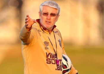 Athletico enfrenta a Ferroviária em alta tensão; veja as escalações