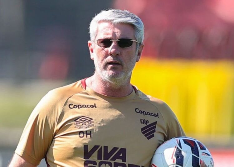 Odair tem a responsabilidade de mudar as coisas no Athletico Odair tem a responsabilidade de mudar as coisas no Athletico