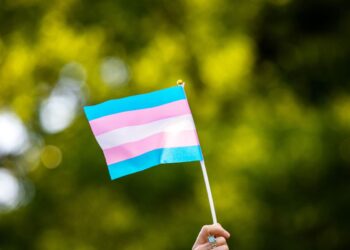 Comitê Olímpico dos EUA proíbe mulheres trans em competições femininas