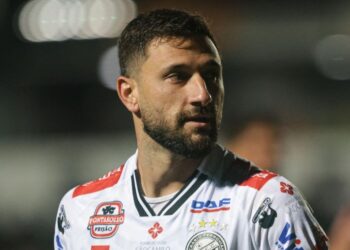 Operário se aproxima da ZR da Série B sob o comando de Alex, ídolo de Coritiba e Palmeiras Operário se aproxima da ZR da Série B sob o comando de Alex, ídolo de Coritiba e Palmeiras