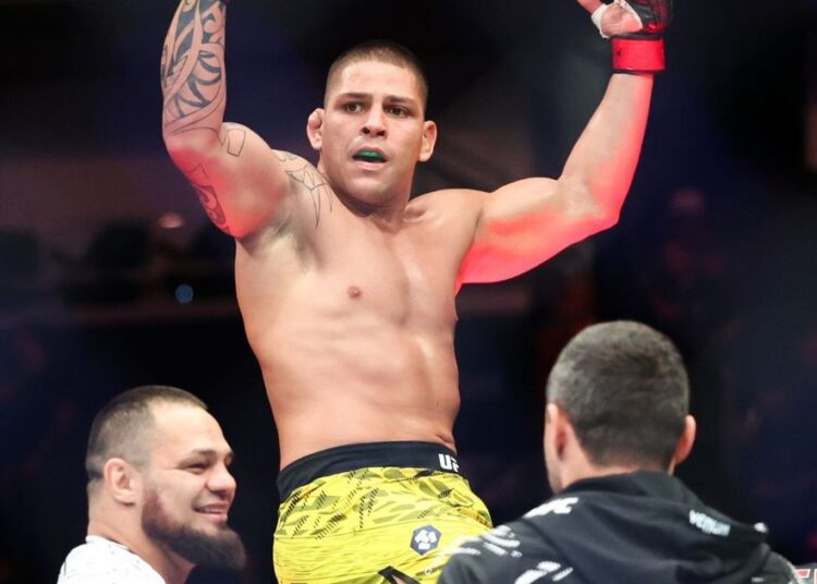 Nicolle Caliare e Hulk abrem a noite com uma derrota e uma vitória Nicolle Caliare e Hulk abrem a noite com uma derrota e uma vitória