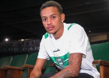Coritiba busca destino para atacante envolvido em polêmica