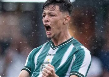 Promessa do Coritiba supera drama com lesão e busca retorno com Mozart Promessa do Coritiba supera drama com lesão e busca retorno com Mozart