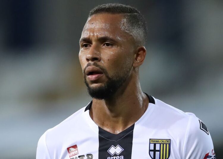 Revelado pelo Athletico, Hernani vira investidor da SAF do Araucária