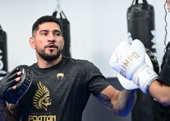 Poatan usa a própria história para transformar comunidade onde nasceu