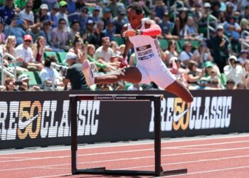 Alison dos Santos supera campeão olímpico em palco de título mundial