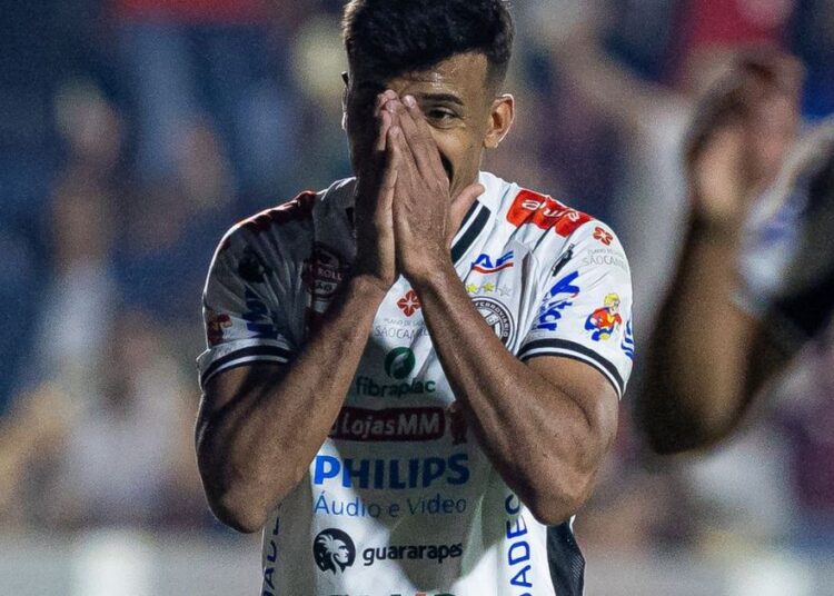 Operário perde pênalti e fica no empate com o Vila Nova