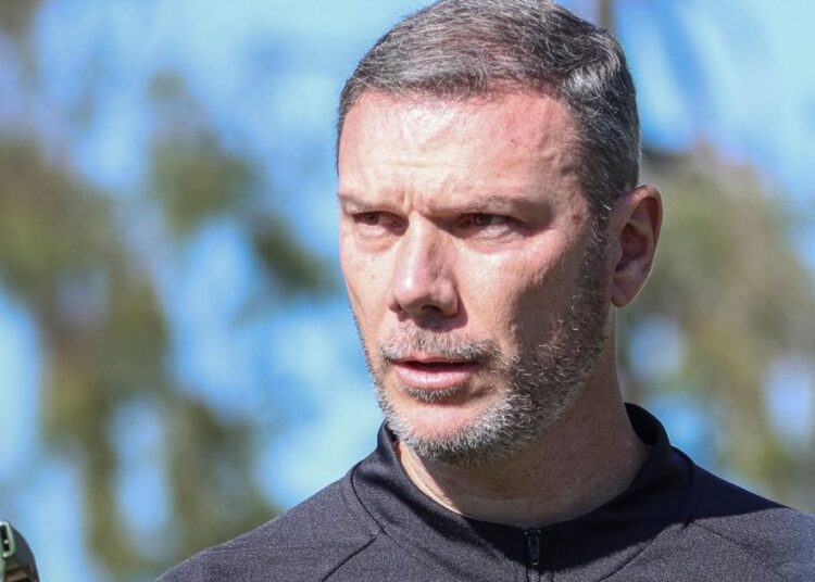 Athletico enfrenta Ferroviária em crise e com técnico na corda bamba