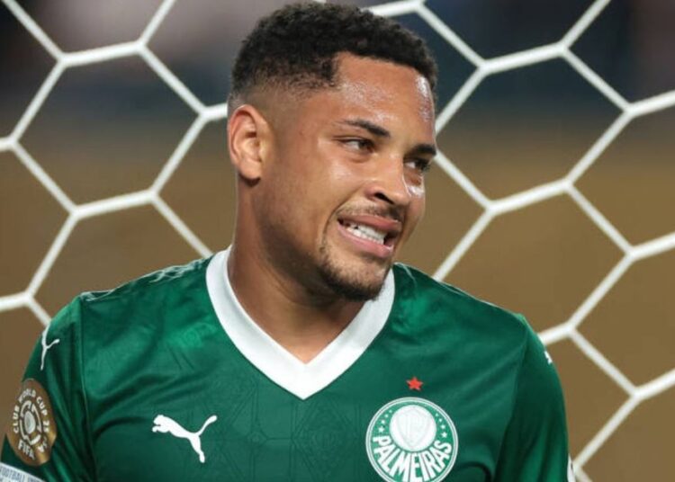 Vitor Roque gera questionamentos no Palmeiras Vitor Roque gera questionamentos no Palmeiras