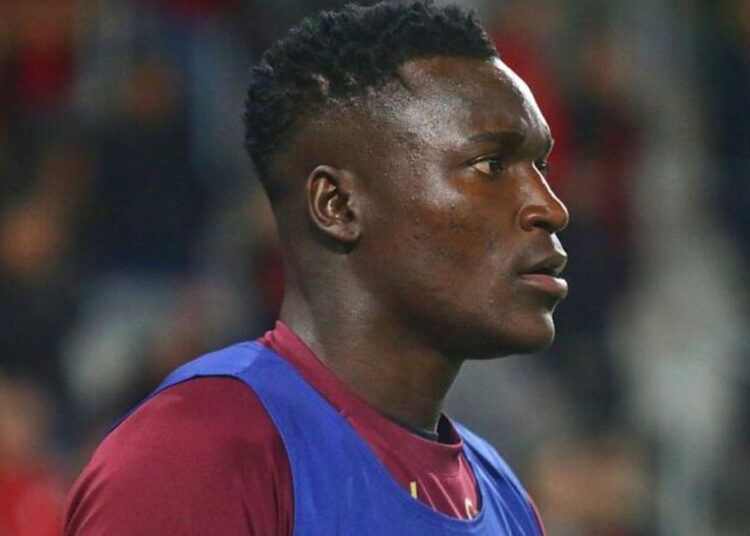 Athletico excede número de estrangeiros no elenco e acende alerta