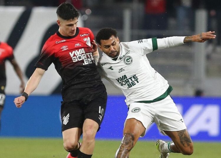 Athletico continua jogando mal na Série B sem meio de campo eficiente Athletico continua jogando mal na Série B sem meio de campo eficiente