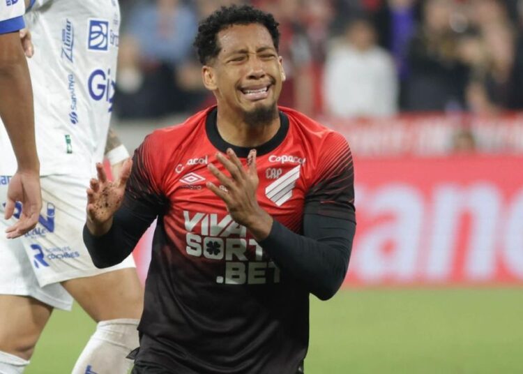 Athletico chega atônito à Copa do Brasil e Coritiba encara rivais diretos