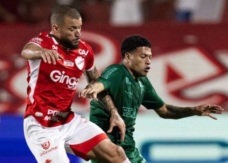 árbitro justifica na súmula expulsão do volante Filipe Machado