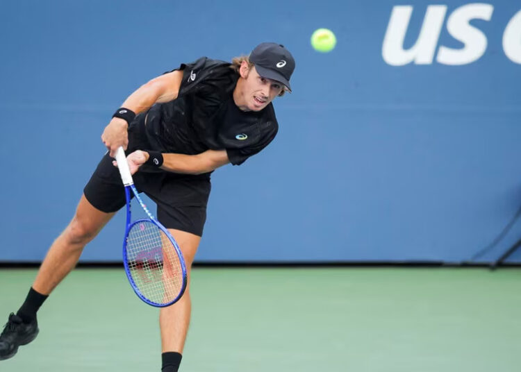 De Minaur conta com abandono de alemão para repetir oitavas