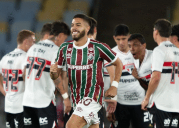 São Paulo leva 6 a 0 do Fluminense e sofre uma de suas maiores humilhações no século