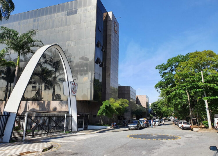 Corinthians Enfrenta Desafios Financeiros Monumentais em Meio ao Aquecimento do Cenário Esportivo Global Corinthians Enfrenta Desafios Financeiros Monumentais em Meio ao Aquecimento do Cenário Esportivo Global