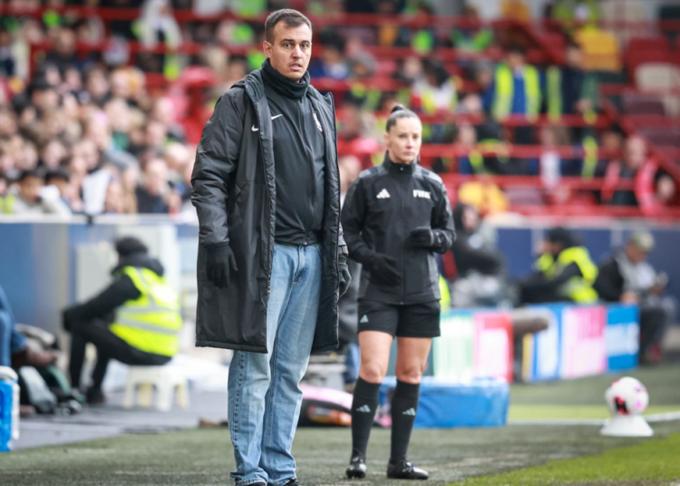 Corinthians Feminino: Piccinato Mantém Mistério sobre Escalação para Final da Copa das Campeãs