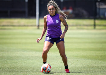 Fratura Tira Thaís Regina do Mundial Feminino Pelo Corinthians