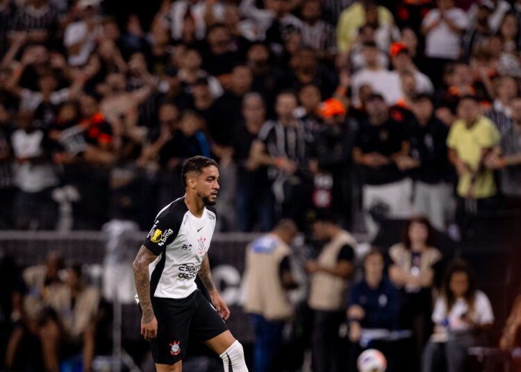 Corinthians: Matheus Pereira Desfalca Equipe no Paulistão Após Cartão Amarelo