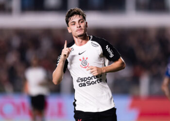 Panorama Esportivo: Destaques do Futebol Brasileiro e Mundial, com Olhar no Paulistão